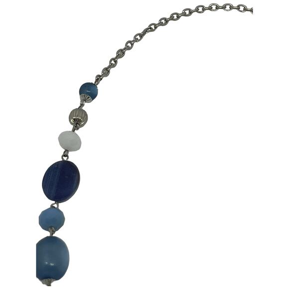 Elegant Blue and Silver Beaded Necklace - Picture 11 of 11